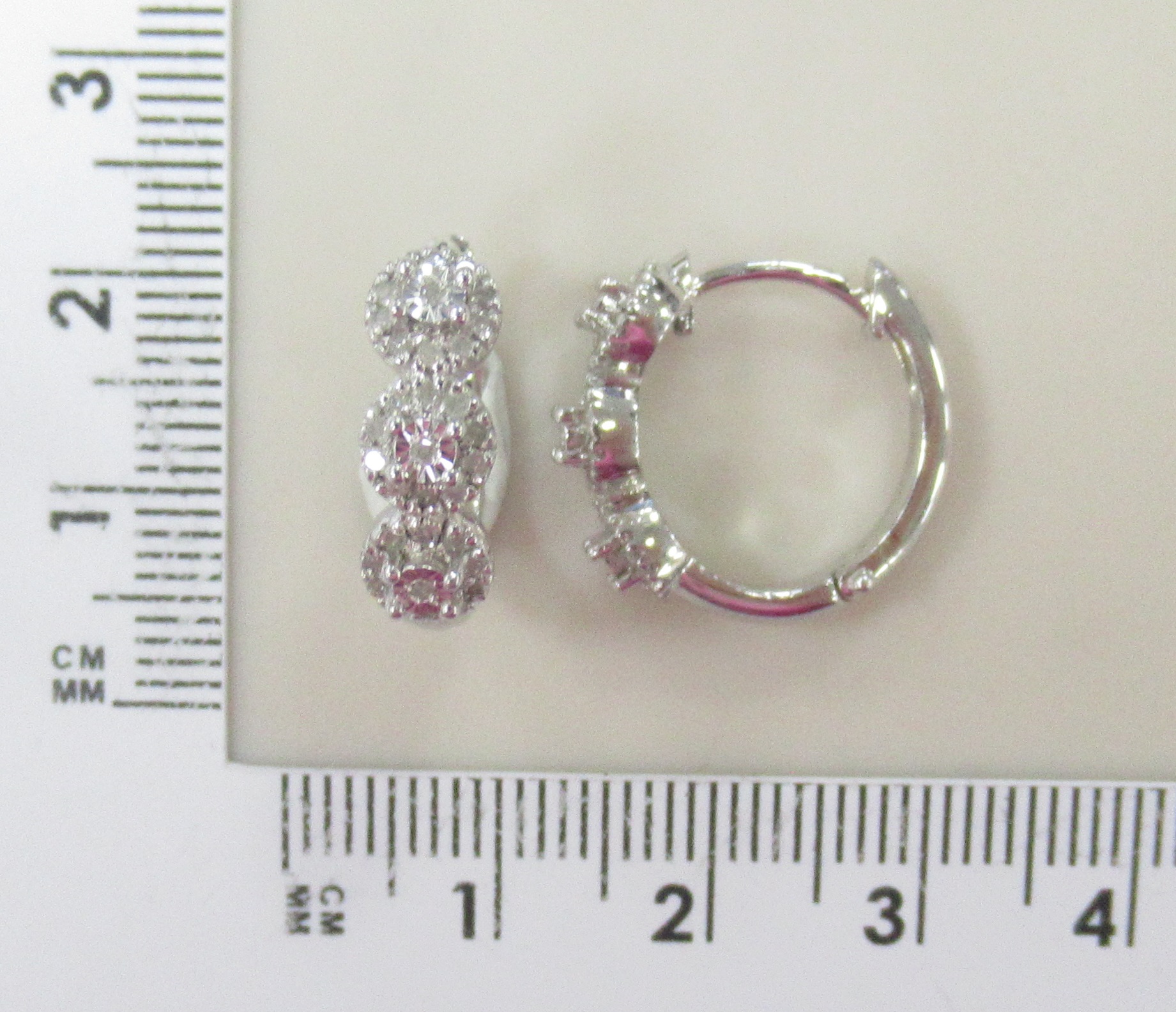 Серебряные серьги 925 пробы; вставки 66 Бр.Кр-17  0,35ct  2/5;